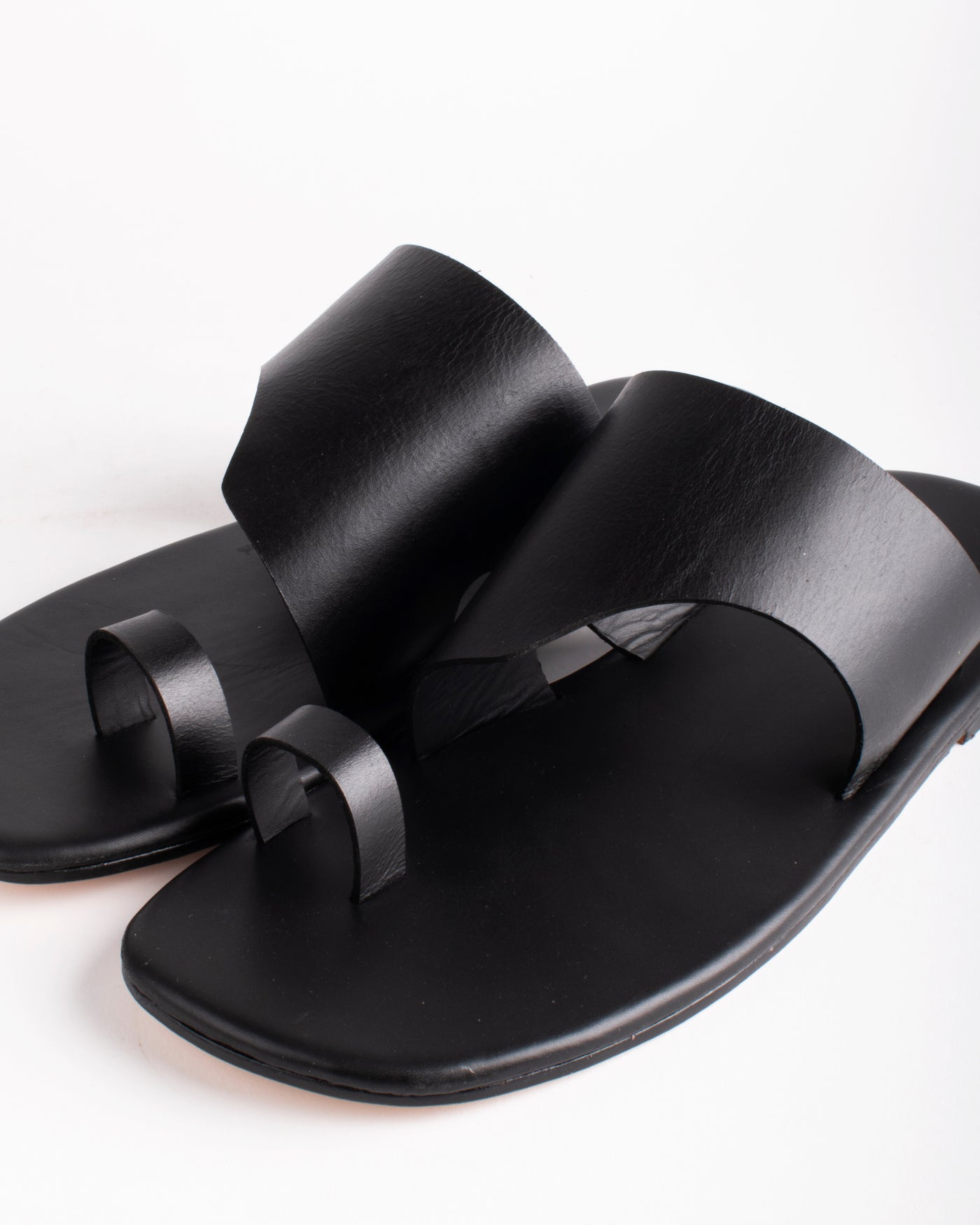 Monochrome Open Toe Men's Chappals